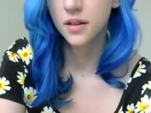 Crazyamateurgirls.com - blue haired girl in flowers plays with tits - crazyamateurgirls.com