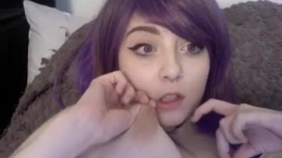 Black Hair Webcam Porn - Hot teen with purple hair masturbating for the webcam